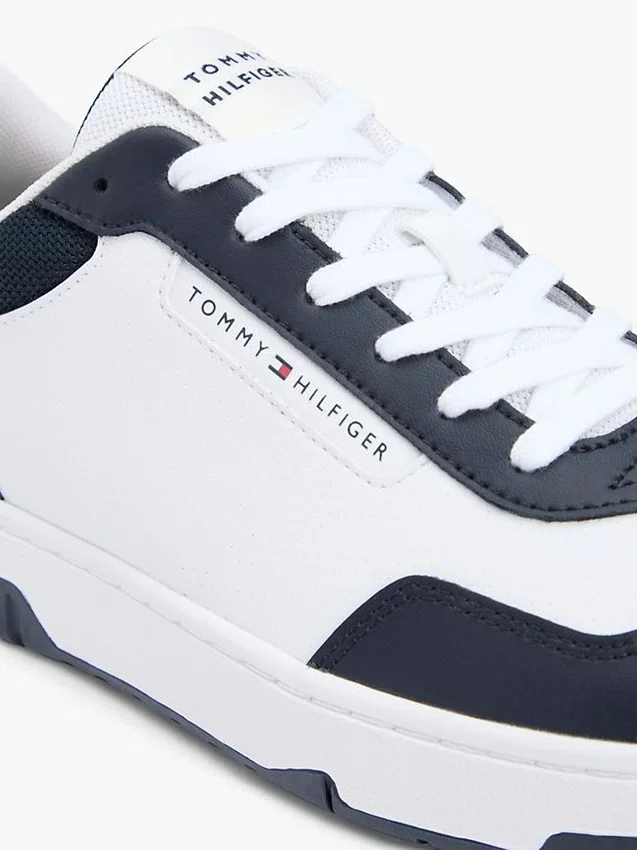 Låg sneaker i läderblandning Låg sneaker i läderblandning