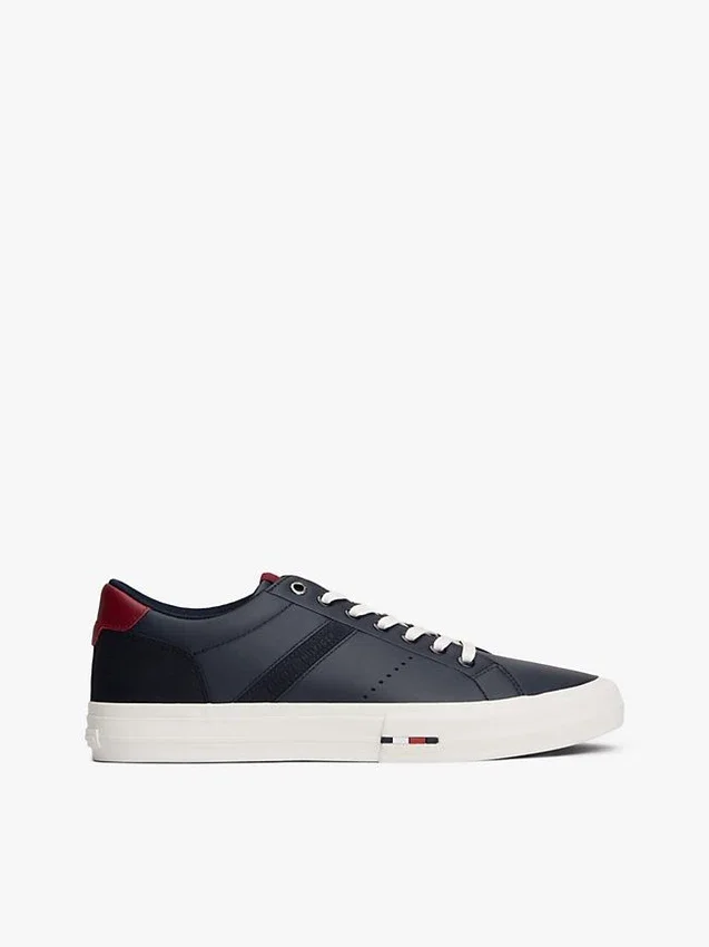 Låga sneakers i läder Låga sneakers i läder