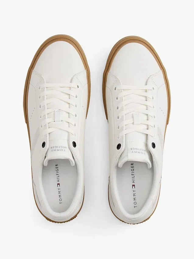 Låga sneakers i läder Låga sneakers i läder