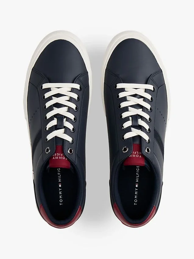 Låga sneakers i läder Låga sneakers i läder