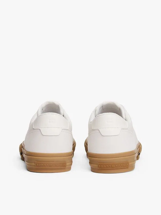 Låga sneakers i läder Låga sneakers i läder