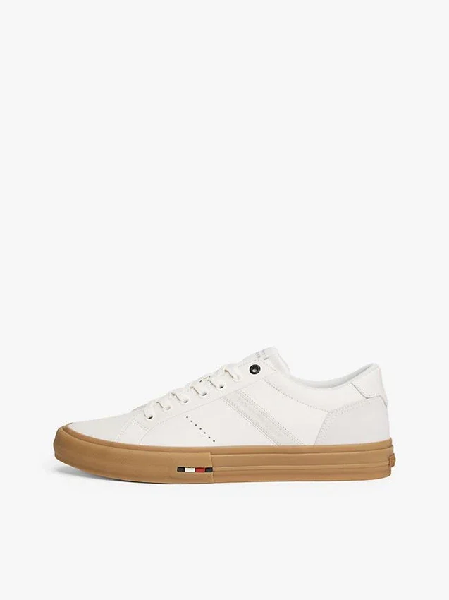 Låga sneakers i läder Låga sneakers i läder