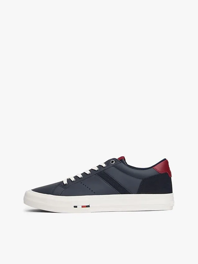Låga sneakers i läder Låga sneakers i läder