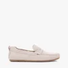 Loafers i mocka med dubbar