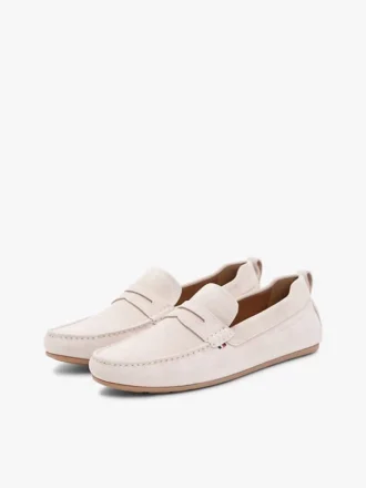 Loafers i mocka med dubbar Loafers i mocka med dubbar