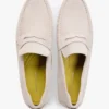Loafers i mocka med dubbar