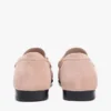 Loafers i mocka med kedjelänk Loafers i mocka med kedjelänk