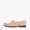 Loafers i mocka med kedjelänk Loafers i mocka med kedjelänk