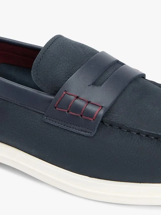 Loafers i nubuckläder Loafers i nubuckläder