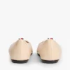 Logotypdetaljer Ballerinaskor Logotypdetaljer Ballerinaskor