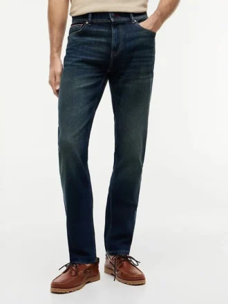 Lätt stretchjeans i smal passform