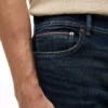 Lätt stretchjeans i smal passform