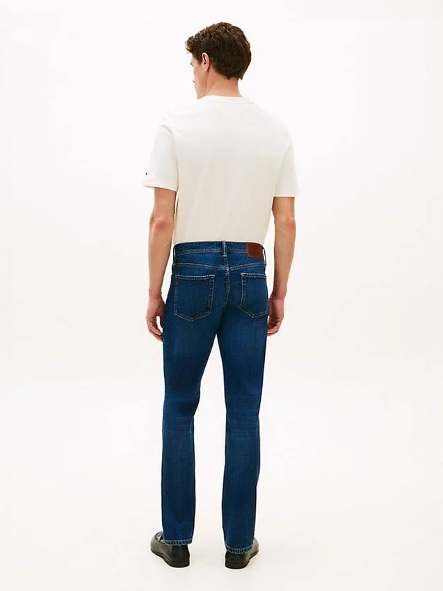 Lätt stretchjeans i smal passform Lätt stretchjeans i smal passform