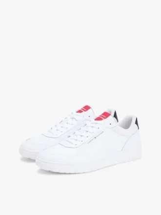 Lättviktig court-sneaker i lädermix Lättviktig court-sneaker i lädermix