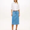 Midi-kjol i denim med rå kant Midi-kjol i denim med rå kant