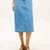 Midi-kjol i denim med rå kant Midi-kjol i denim med rå kant