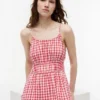 Midi-klänning i linneblandning med rynkad gingham-mönster Midi-klänning i linneblandning med rynkad gingham-mönster