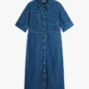 Midiklänning i denim med bälte Midiklänning i denim med bälte