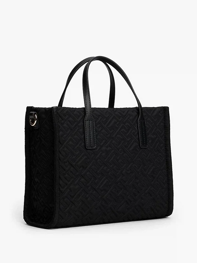Mini-tote-väska i nylon med monogram och synliga sömmar Mini-tote-väska i nylon med monogram och synliga sömmar
