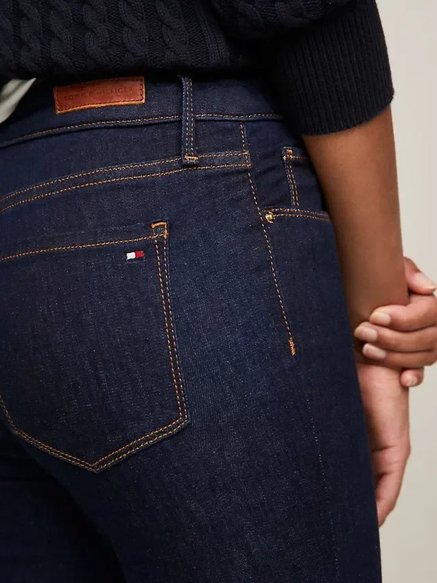 Mörkblå skinny jeans med medelhög midja Mörkblå skinny jeans med medelhög midja