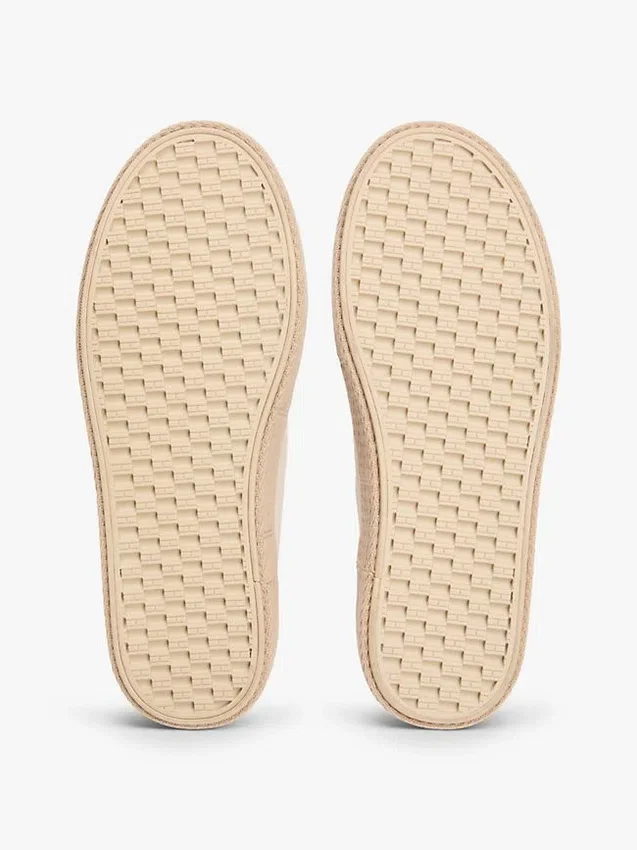 Platformsneakers i canvas med blandad struktur Platformsneakers i canvas med blandad struktur