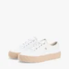 Platformsneakers i canvas med blandade texturer Platformsneakers i canvas med blandade texturer