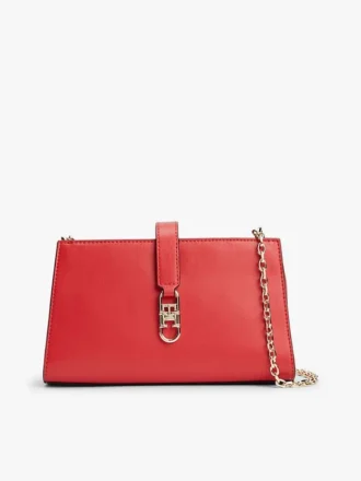Polerad crossbody-väska med monogram och kedja