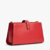 Polerad crossbody-väska med monogram och kedja Polerad crossbody-väska med monogram och kedja