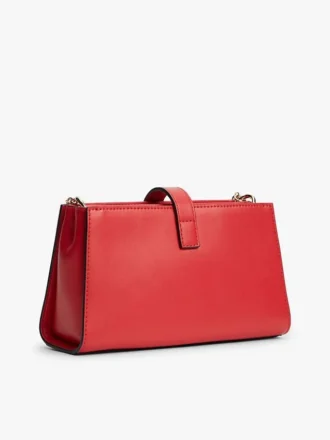 Polerad crossbody-väska med monogram och kedja