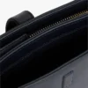 Polerad crossbody-väska med monogram och kedja Polerad crossbody-väska med monogram och kedja