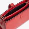 Polerad crossbody-väska med monogram och kedja Polerad crossbody-väska med monogram och kedja