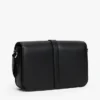 Polerad crossbody-väska med monogram och lock Polerad crossbody-väska med monogram och lock