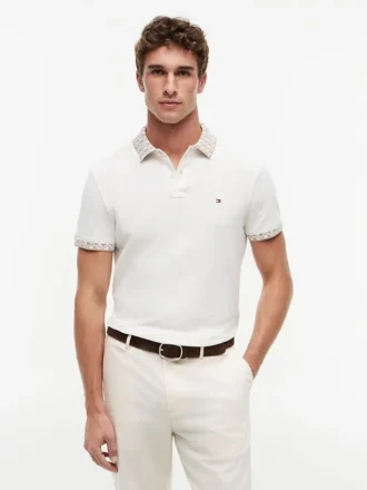 Polo med jacquardkrage i normal passform