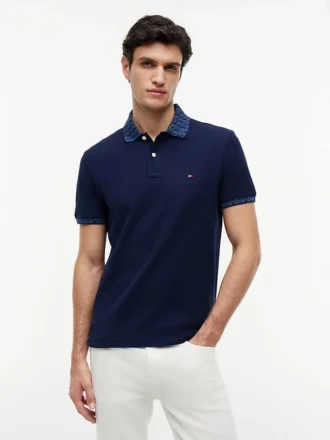 Polo med jacquardkrage i normal passform