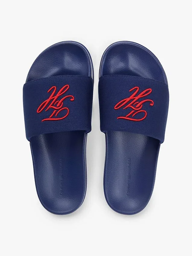 Pooltofflor i canvas med monogram Pooltofflor i canvas med monogram