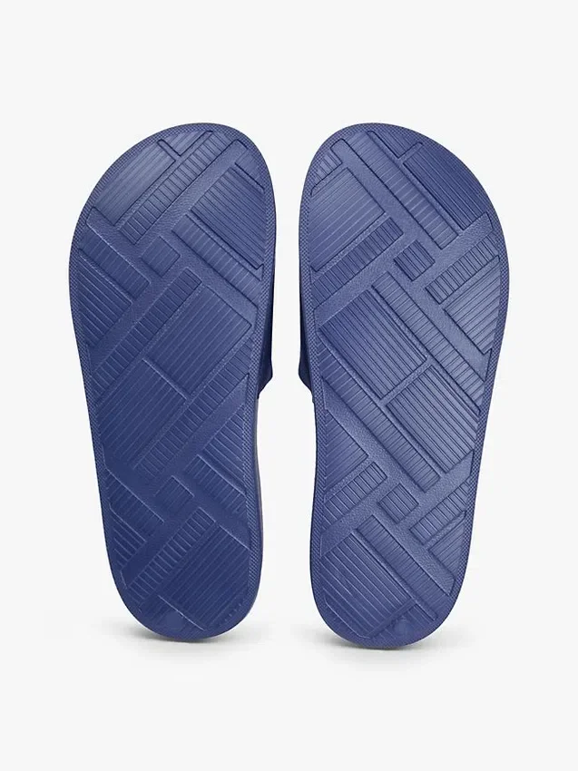 Pooltofflor i canvas med monogram Pooltofflor i canvas med monogram