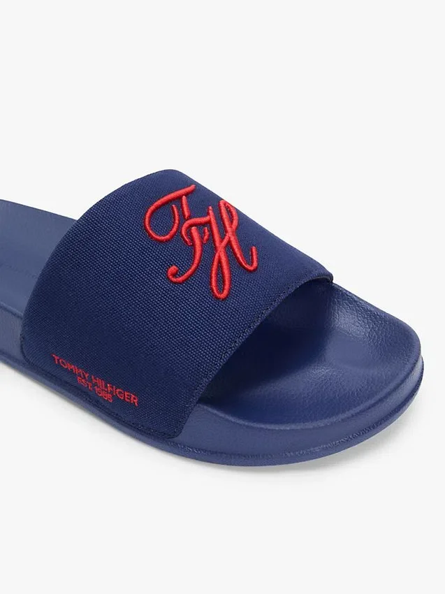 Pooltofflor i canvas med monogram Pooltofflor i canvas med monogram