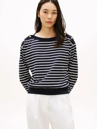 Randig sweatshirt med båthals och guldfärgade knappar