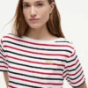 Randig T-shirt med guldknappar Randig T-shirt med guldknappar