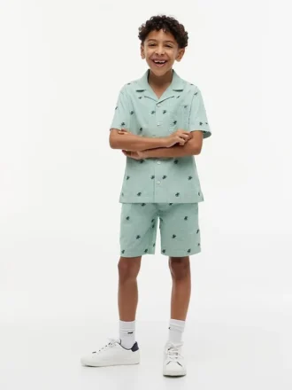 Randiga shorts med monogramlogotyp för barn