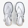 Sandaler i metallicläder Sandaler i metallicläder