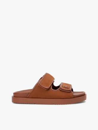 Sandaler med dubbla remmar i nubuckläder Sandaler med dubbla remmar i nubuckläder
