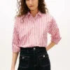 Skjorta i poplin med avslappnad randig design Skjorta i poplin med avslappnad randig design