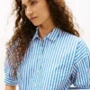 Skjorta i poplin med avslappnad randig design Skjorta i poplin med avslappnad randig design