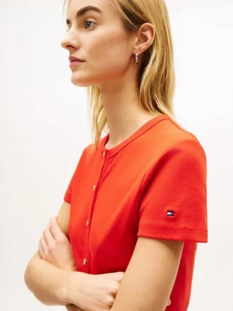 Slim Fit-T-shirt med knappar