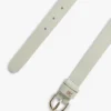 Smal läderskärp med präglat monogram