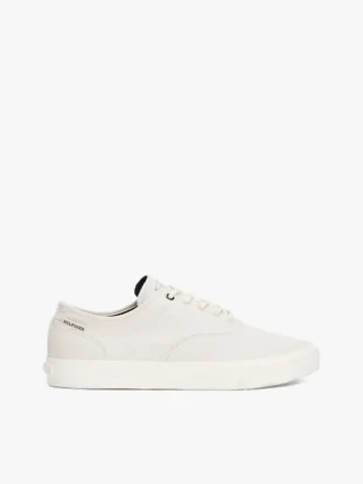 Sneakers i canvas med präglad logotyp