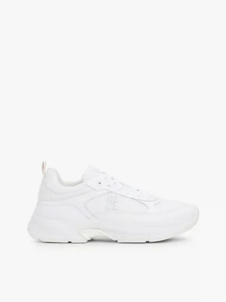 Sneakers i grovt läder med blandade texturer