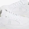 Sneakers i grovt läder med blandade texturer Sneakers i grovt läder med blandade texturer