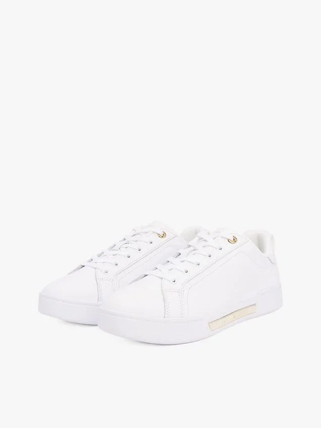Sneakers i läder med Hilfiger-logotyp Sneakers i läder med Hilfiger-logotyp